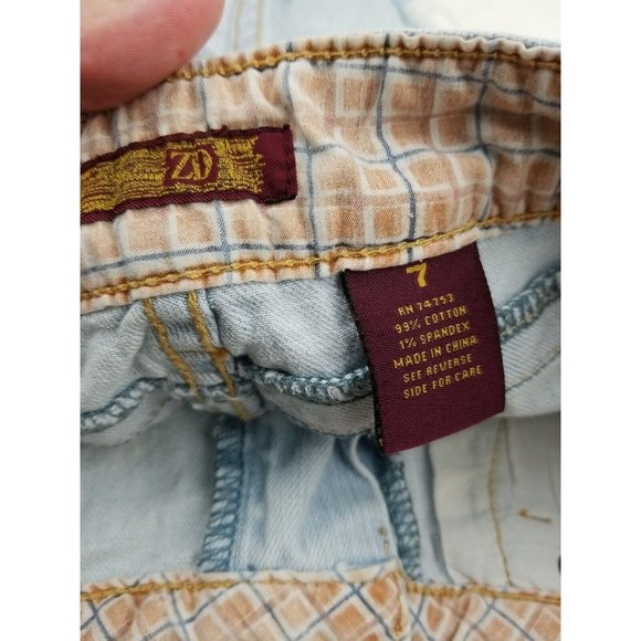 ZD Premium Denim Short Shorts Size 7 - Picture 3 of 3